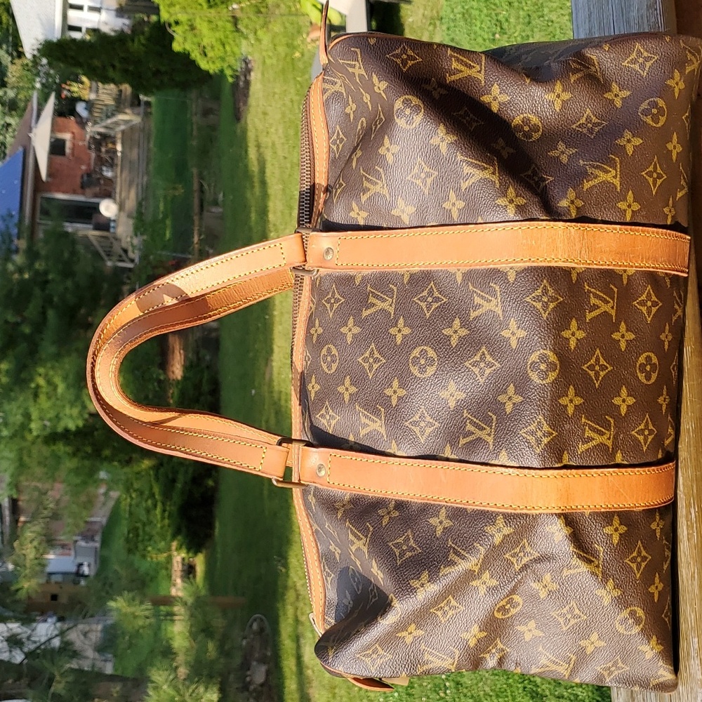 AUTHENTIC VINTAGE SAC SOUPLE SZ 45.